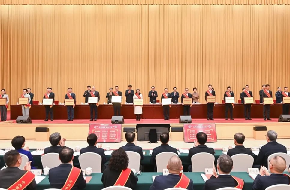 喜报 | ag公司荣获“重庆市优秀民营企业”称号！